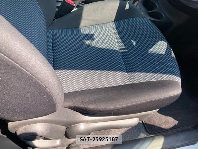 Nissan NOTE 2014-03 7393375-15