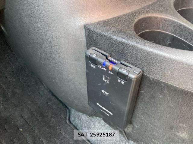 Nissan NOTE 2014-03 7393375-18