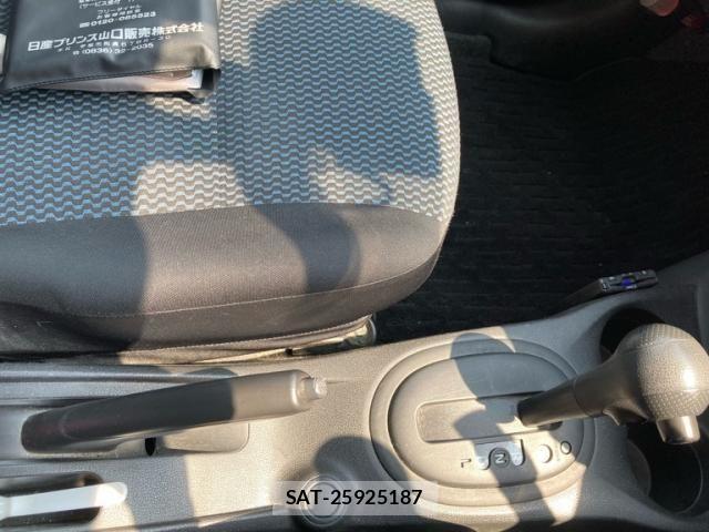 Nissan NOTE 2014-03 7393375-25
