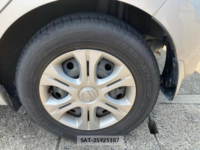 Nissan NOTE 2014-03 7393375-5
