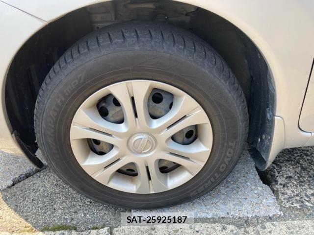 Nissan NOTE 2014-03 7393375-6