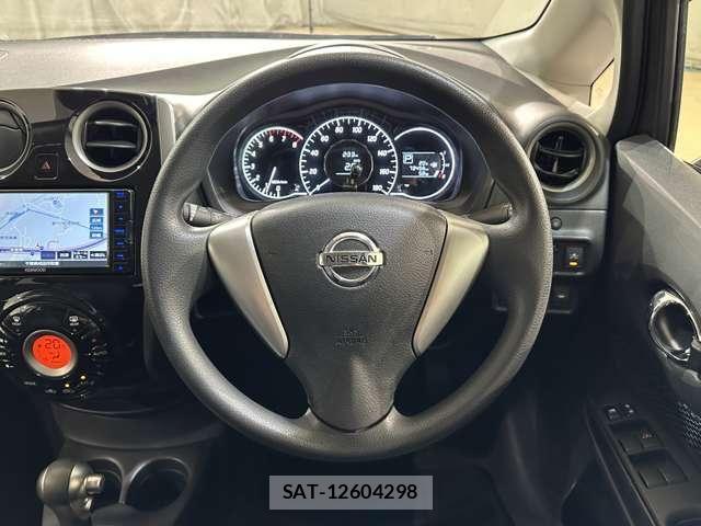 Nissan NOTE 2015-05 7393367-9