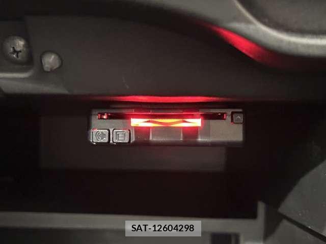Nissan NOTE 2015-05 7393367-25