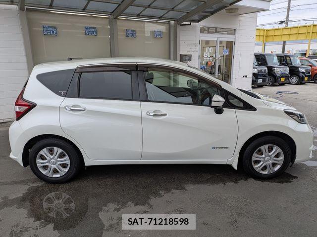 Nissan NOTE 2017-12 7393359-18