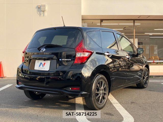 Nissan NOTE 2019-01 7393346-16