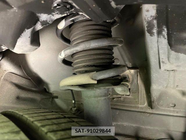 Nissan NOTE 2016-01 7393366-19