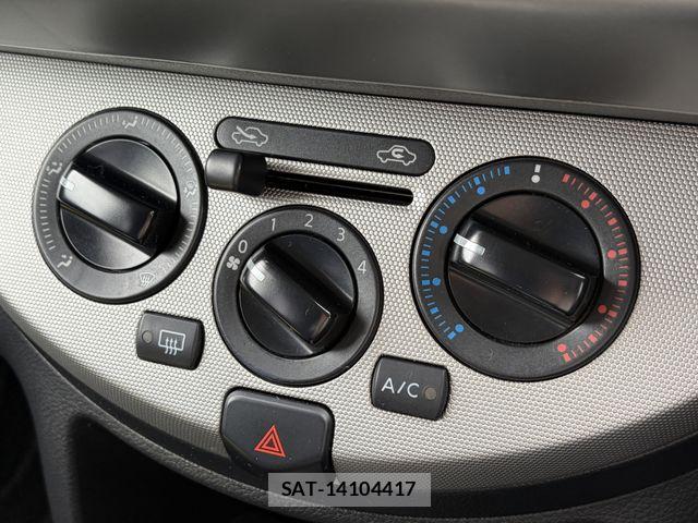 Nissan NOTE 2011-06 7393368-19