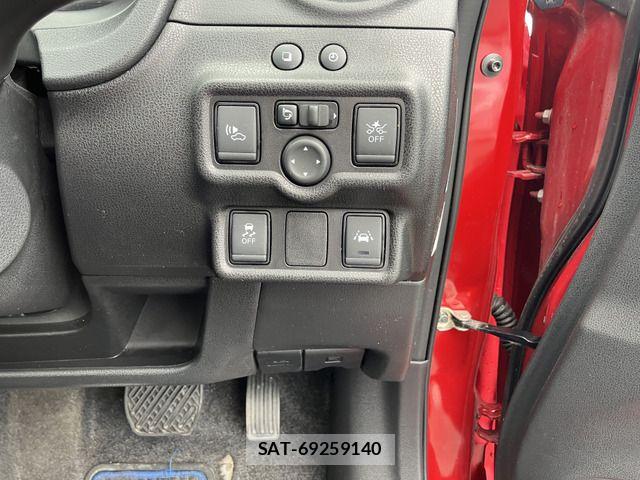 Nissan NOTE 2017-04 7393356-6