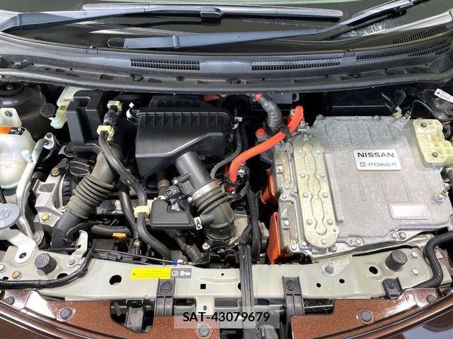 Nissan NOTE 2018-02 7393350-17