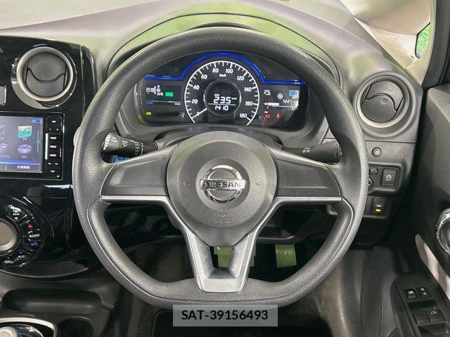 Nissan NOTE 2018-03 7393347-10