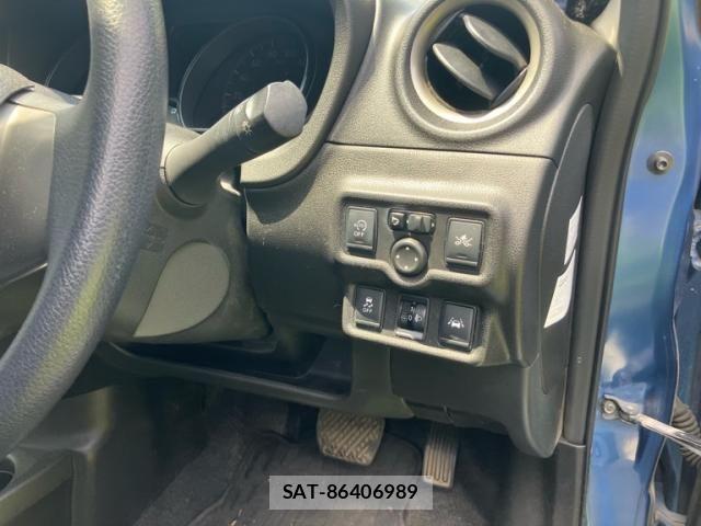 Nissan NOTE 2014-06 7393373-6