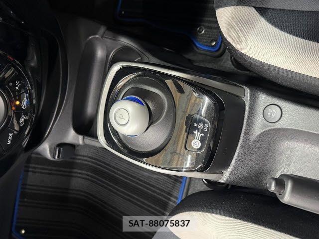 Nissan NOTE 2016-12 7393352-13