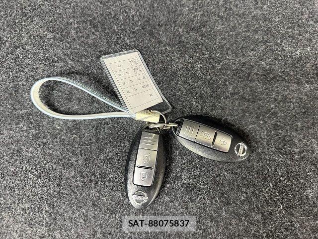 Nissan NOTE 2016-12 7393352-17