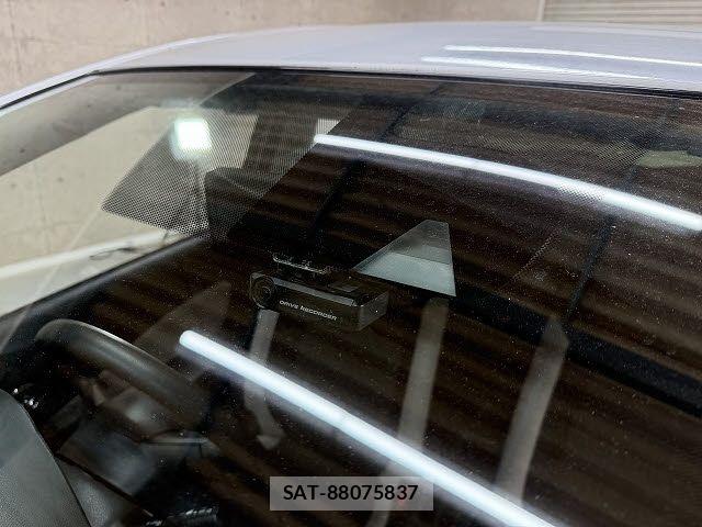 Nissan NOTE 2016-12 7393352-18