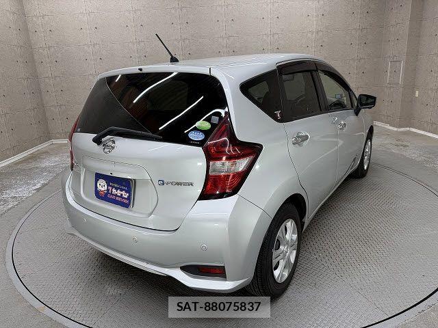 Nissan NOTE 2016-12 7393352-3
