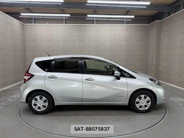 Nissan NOTE 2016-12 7393352-6