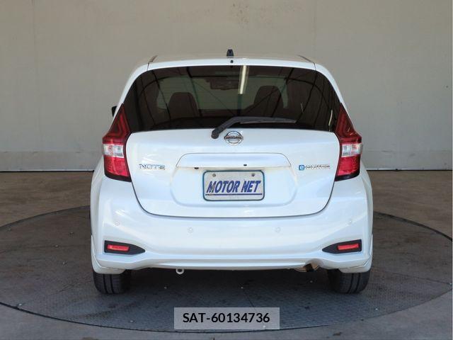 Nissan NOTE 2018-05 7456488-17