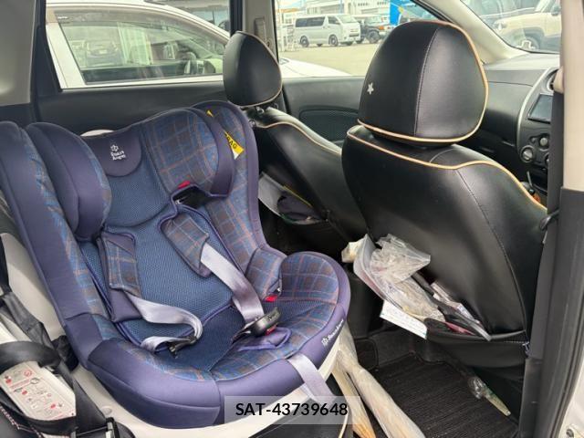 Nissan NOTE 2015-11 7456512-12