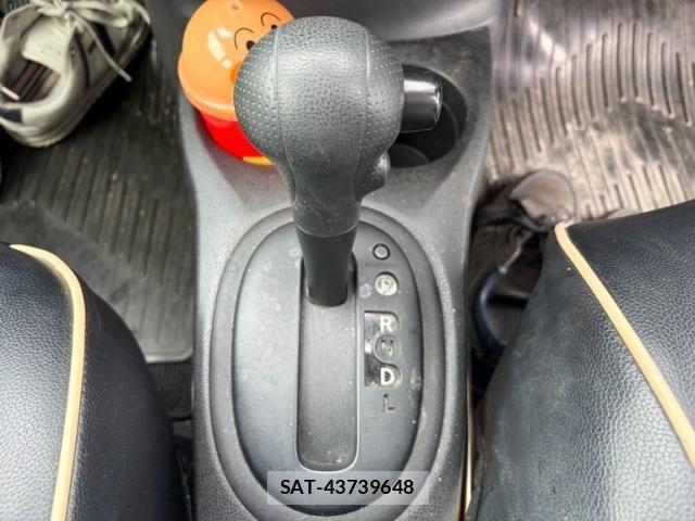 Nissan NOTE 2015-11 7456512-16
