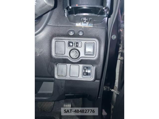 Nissan NOTE 2012-11 7456516-17