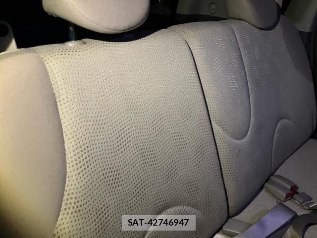Nissan NOTE 2010-02 7456510-11