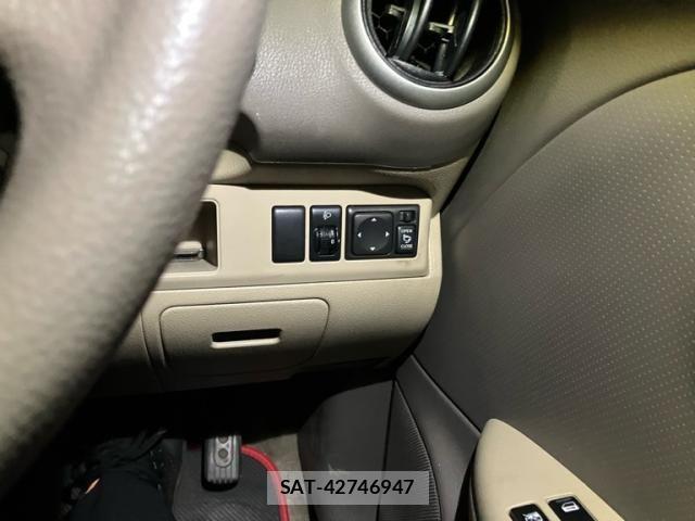 Nissan NOTE 2010-02 7456510-17