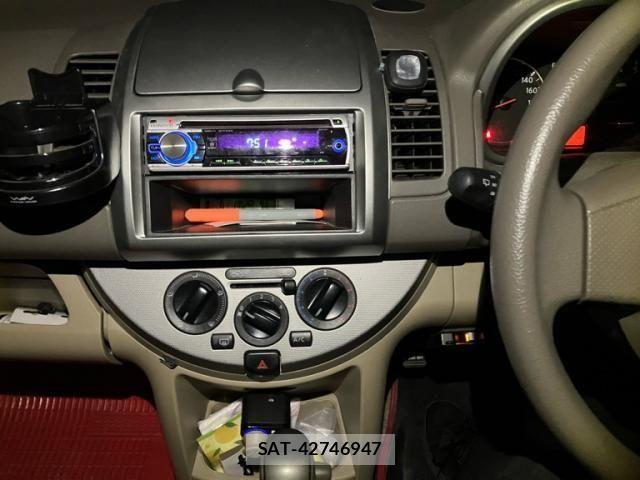 Nissan NOTE 2010-02 7456510-18