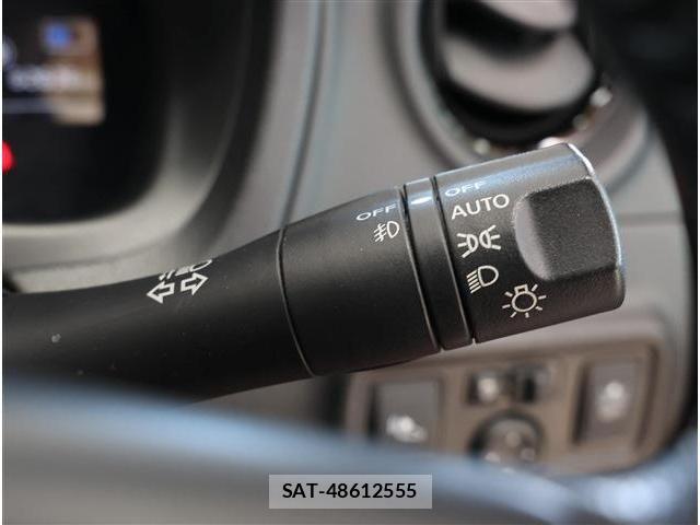 Nissan NOTE 2017-06 7456480-29