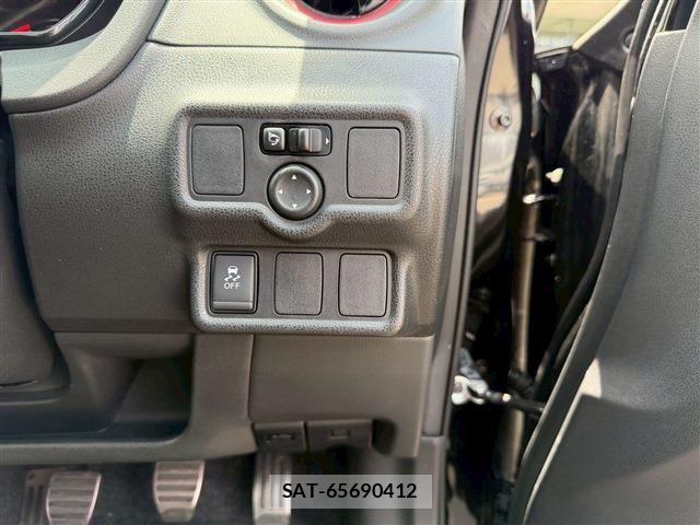 Nissan NOTE 2018-03 7456443-28