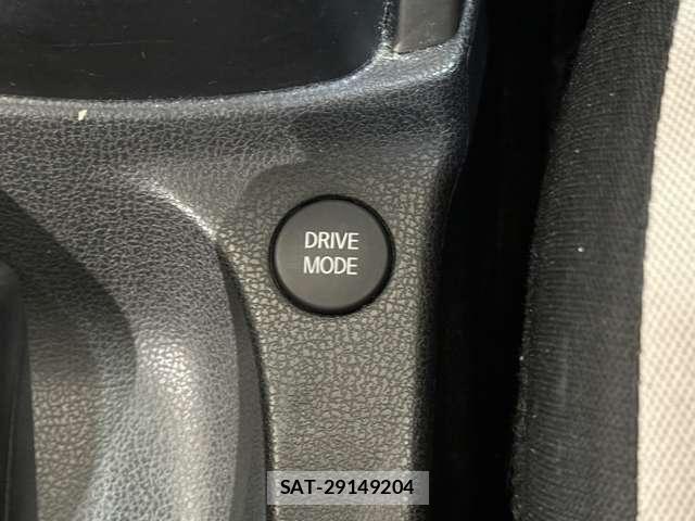 Nissan NOTE 2019-06 7456470-23