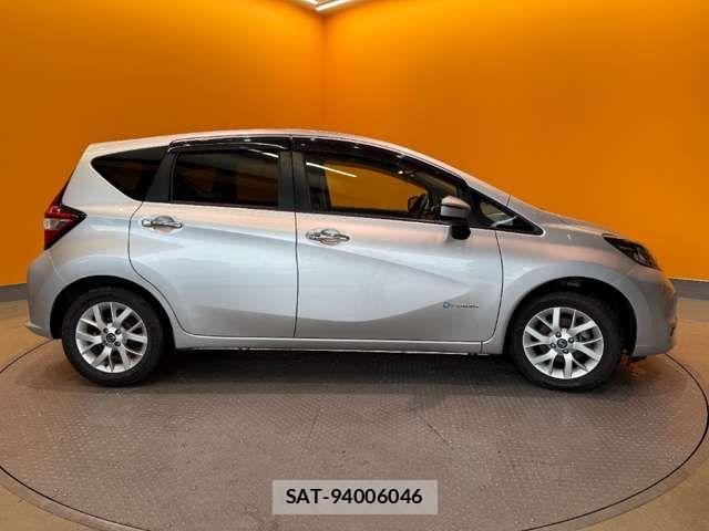 Nissan NOTE 2019-03 7456474-7