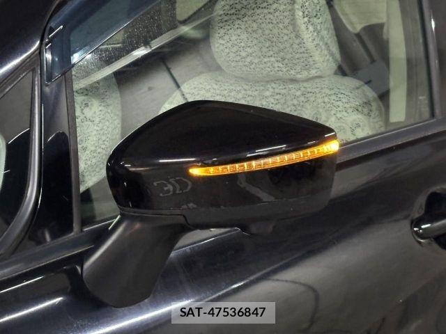 Nissan NOTE 2015-07 7456499-24