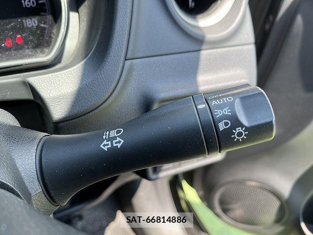Nissan NOTE 2016-05 7456494-23