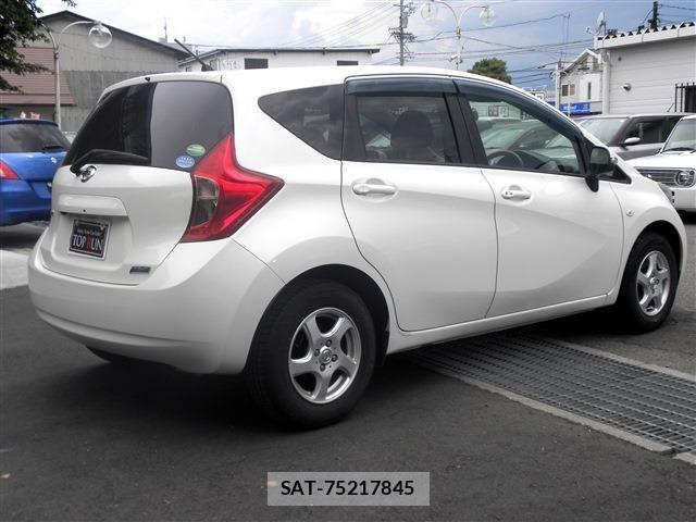 Nissan NOTE 2013-11 7502040-4