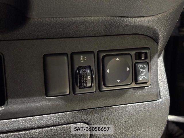 Nissan NOTE 2009-11 7502039-16