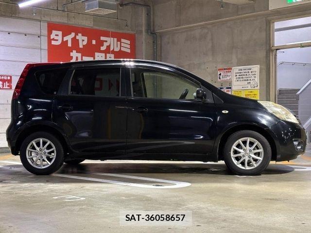 Nissan NOTE 2009-11 7502039-20
