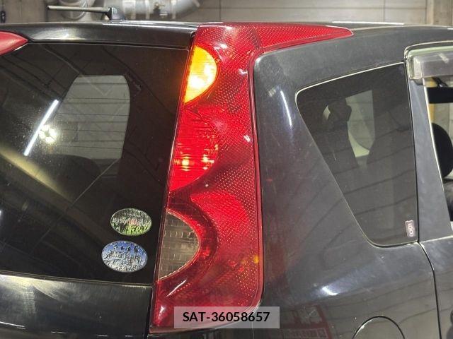 Nissan NOTE 2009-11 7502039-24