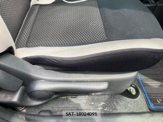 Nissan NOTE 2018-07 7502028-16