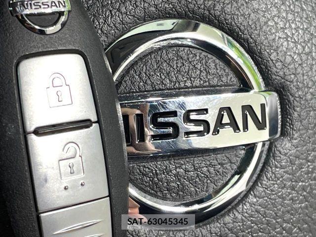 Nissan NOTE 2013-08 7502027-7