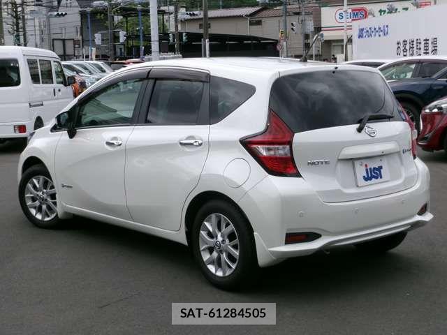 Nissan NOTE 2019-01 7509502-2