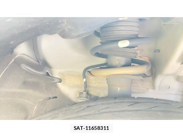Nissan NOTE 2013-07 7502044-7