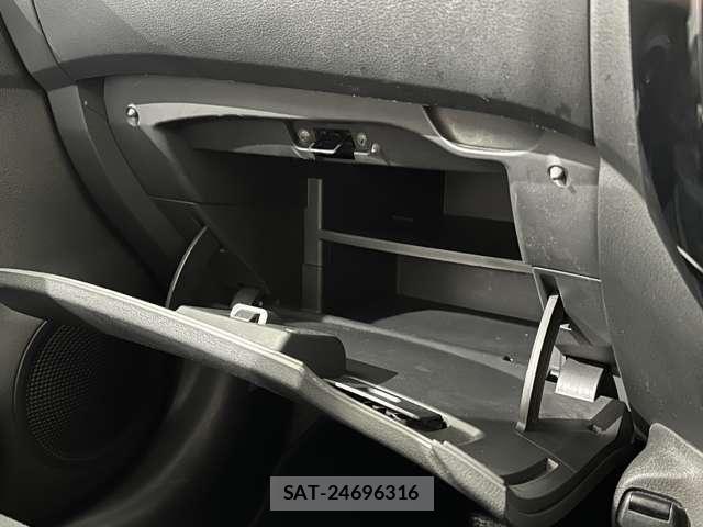 Nissan NOTE 2019-05 7509519-23