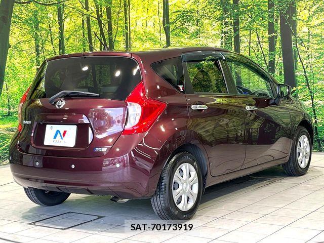 Nissan NOTE 2015-11 7562591-16