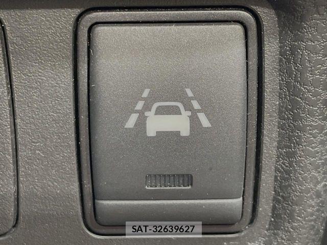 Nissan NOTE 2016-10 7562592-6