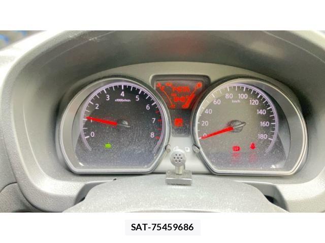 Nissan NOTE 2018-08 7562593-22