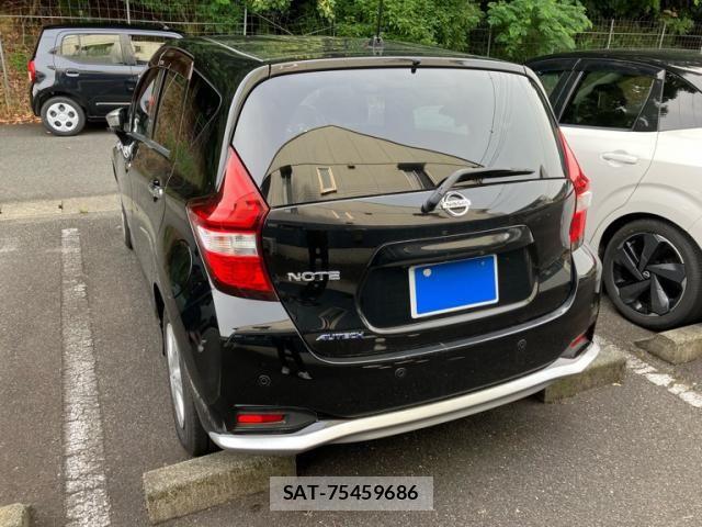 Nissan NOTE 2018-08 7562593-3