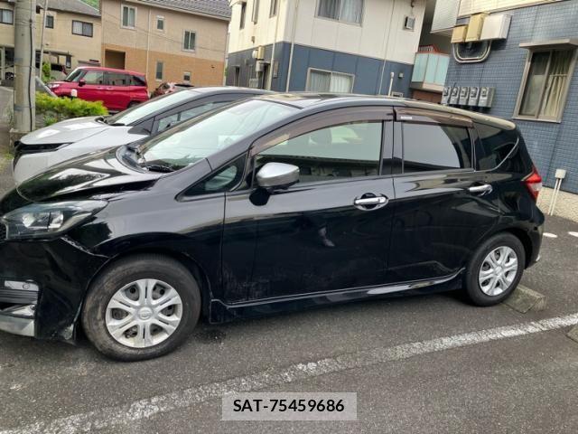 Nissan NOTE 2018-08 7562593-4