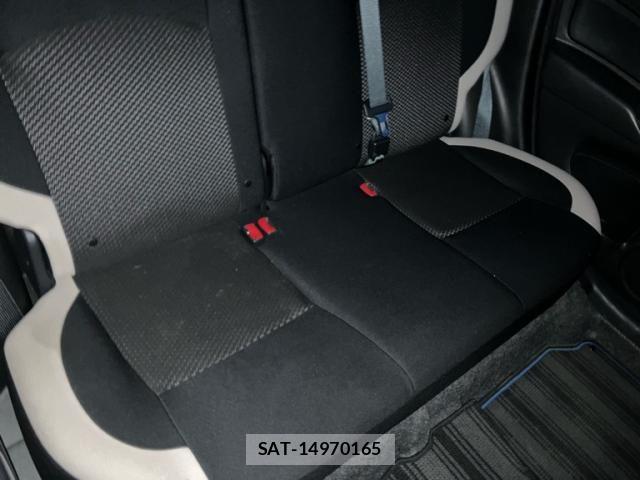 Nissan NOTE 2019-07 7562585-13