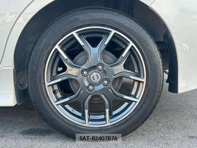 Nissan NOTE 2017-03 7562588-11