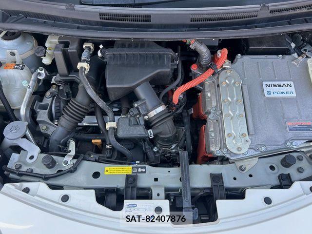 Nissan NOTE 2017-03 7562588-17